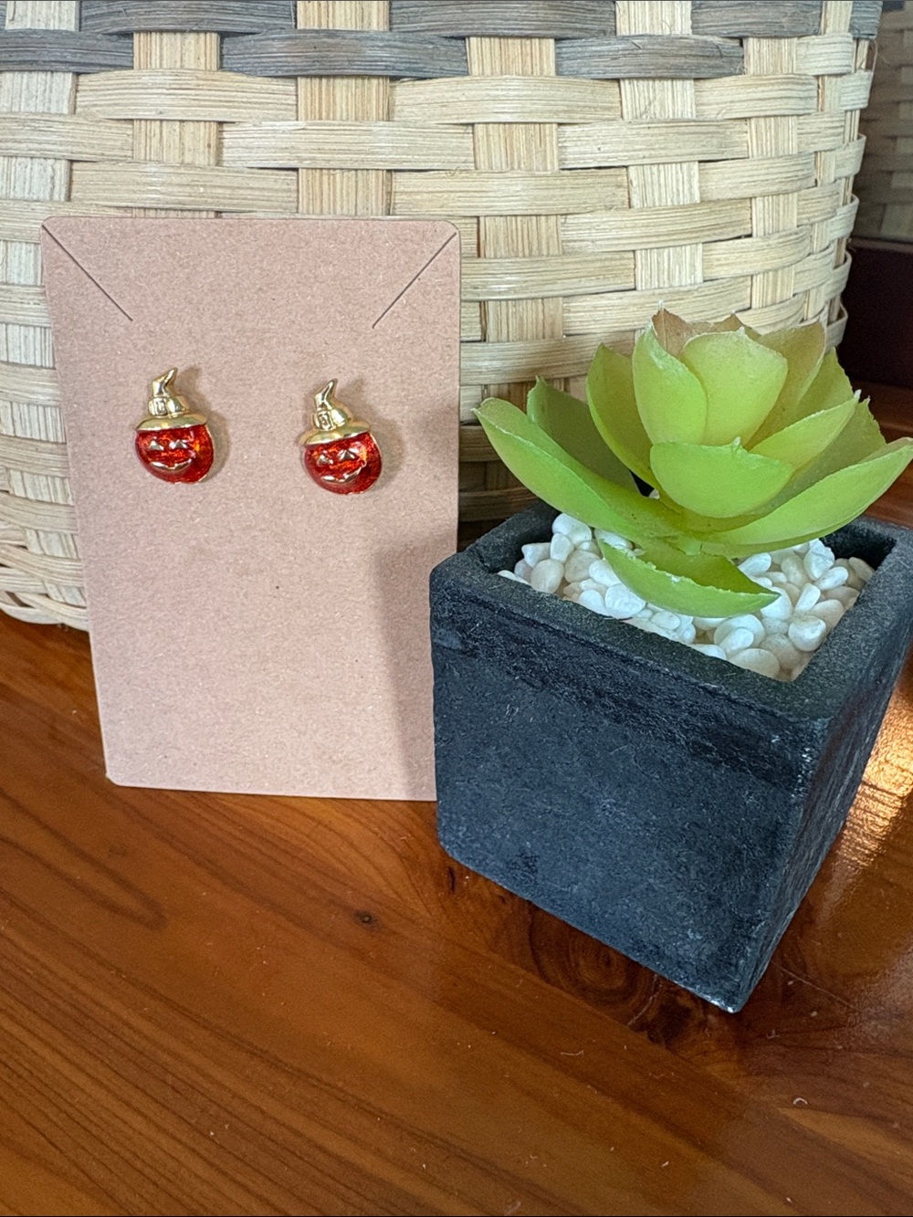 Avon Vintage Gold-Tone Jack-O-Lantern Stud Earrings